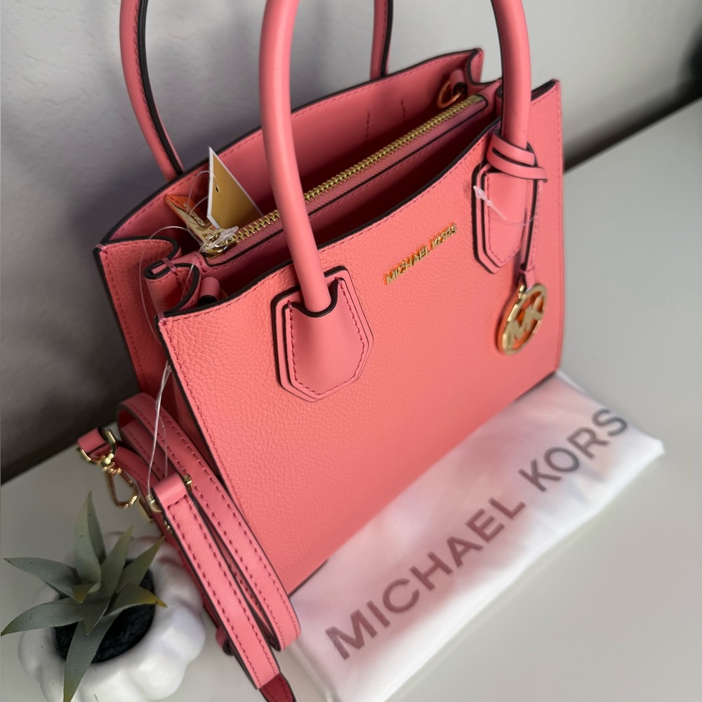 MICHAEL KORS Medium Mercer Messenger Bag in Tea Rose with Dust Bag!! NWT - Picture 2 of 10